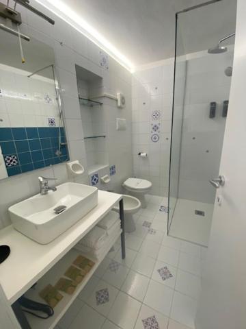 Duomo26 Boutique Apartment Desenzano del Garda Luaran gambar